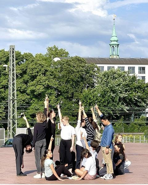 The performance Seeing/ Unseeing by Isaac Chong Wai was shown in the public space in front of Hamburger Kunsthalle (15/07/2022)